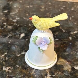 Brinns Taiwan Porcelain Bird Bell